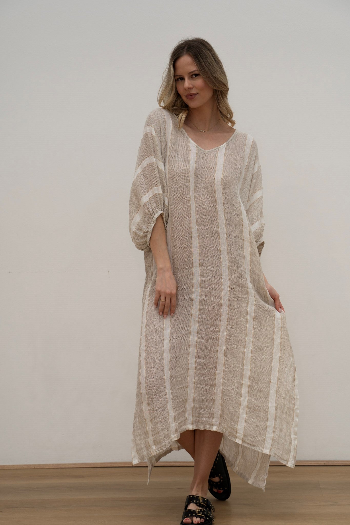 Rosa Elasticated Sleeves Kaftan Natural White W Gold Strand