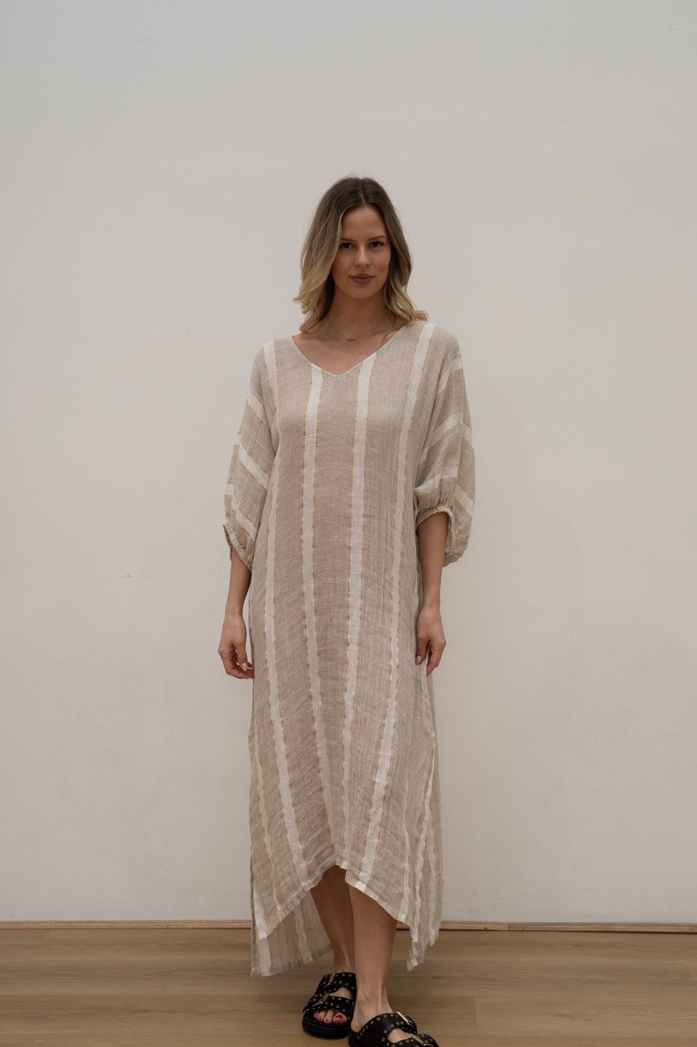 Rosa Elasticated Sleeves Kaftan Natural White W Gold Strand