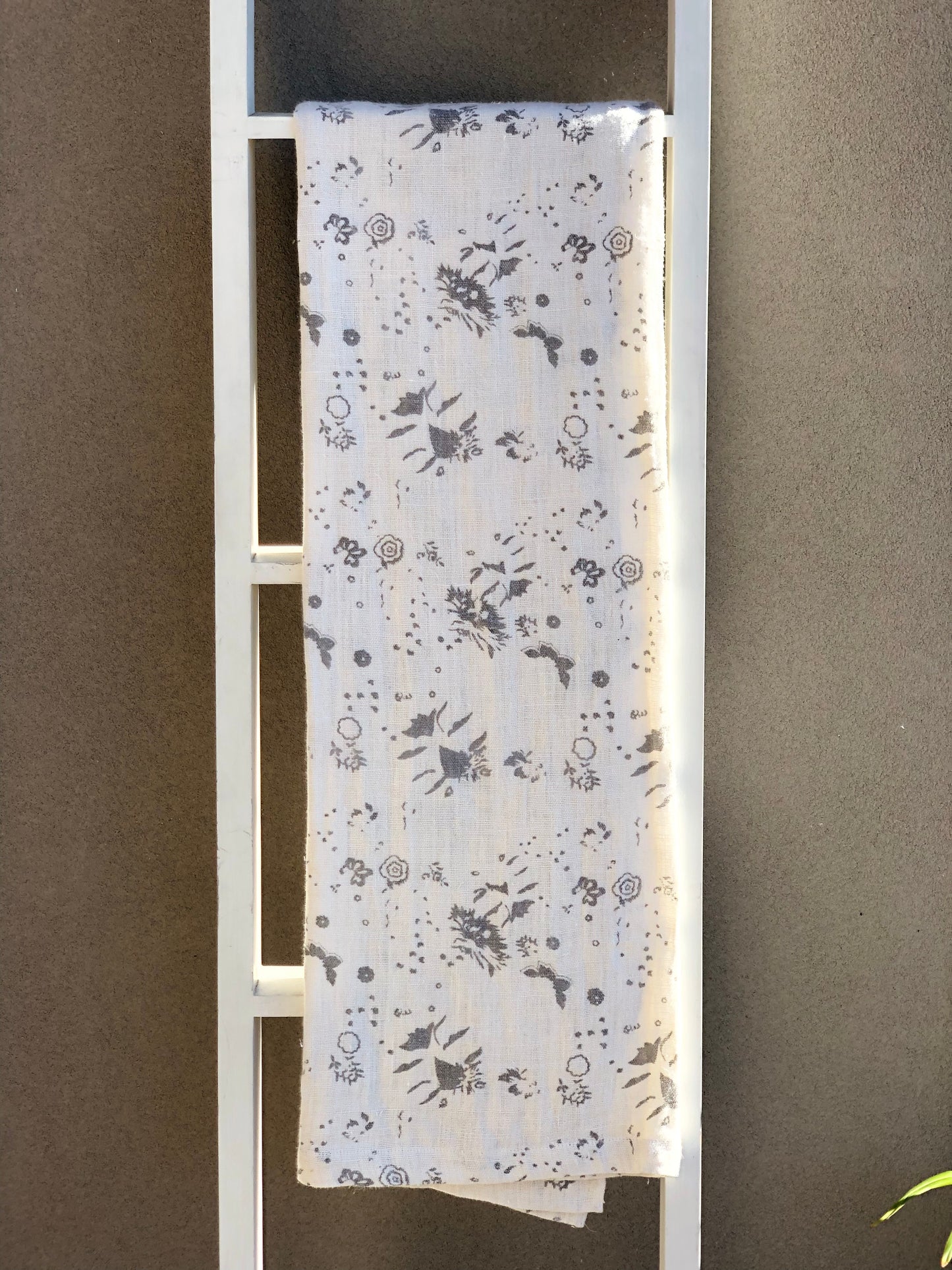 Scritto Pigment Printed Linen Throw