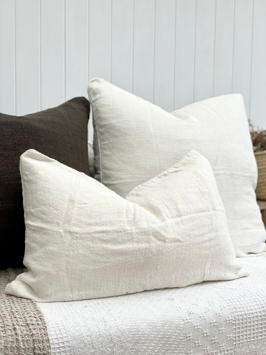 Angaston Handloomed Cushion Cover + 2 Button - Ivory 40 X 60 Cm