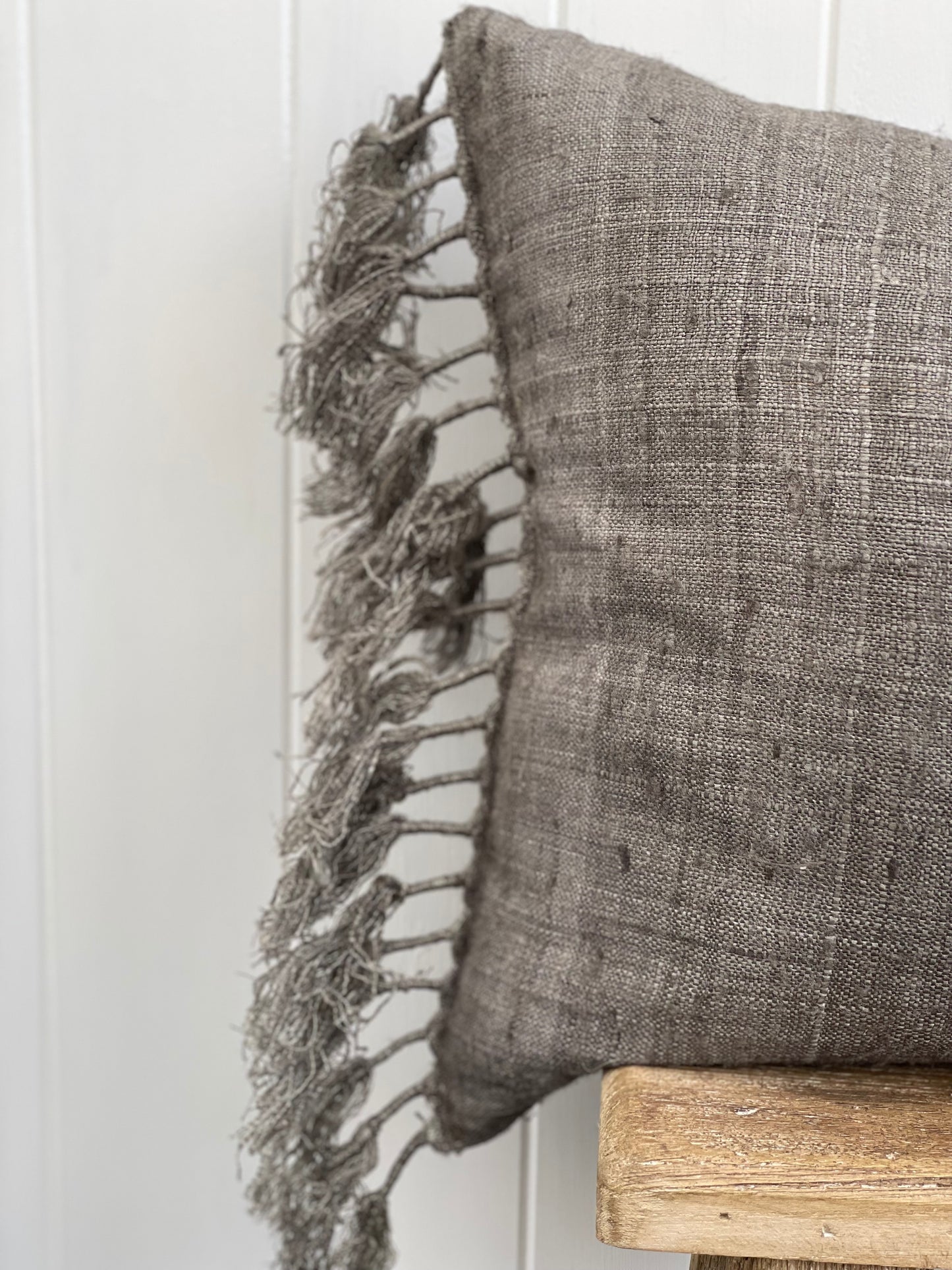 Tussar Wild Silk Cushion Cover Knotted Fringes - Grey 40 X 60 Cm