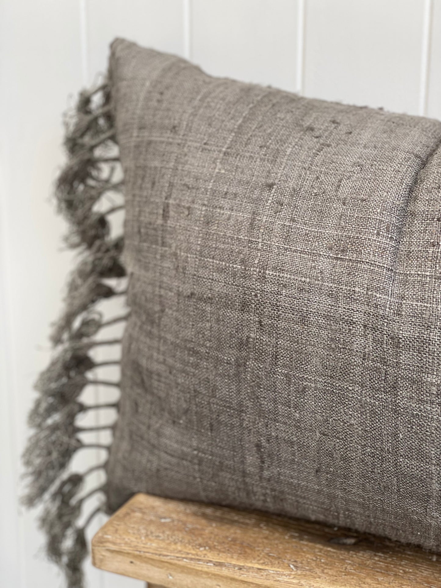 Tussar Wild Silk Cushion Cover Knotted Fringes - Grey 40 X 60 Cm