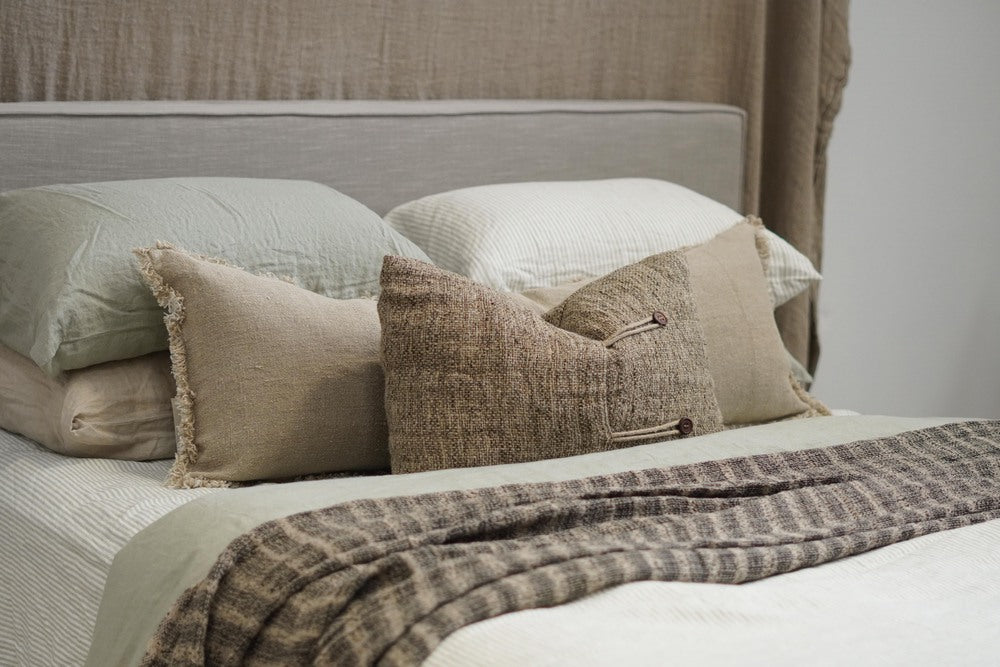 Audrey Linen Bed Throw Black & Natural