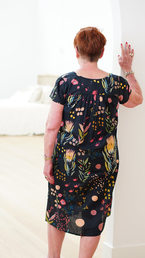 Protea Print Nightie Black