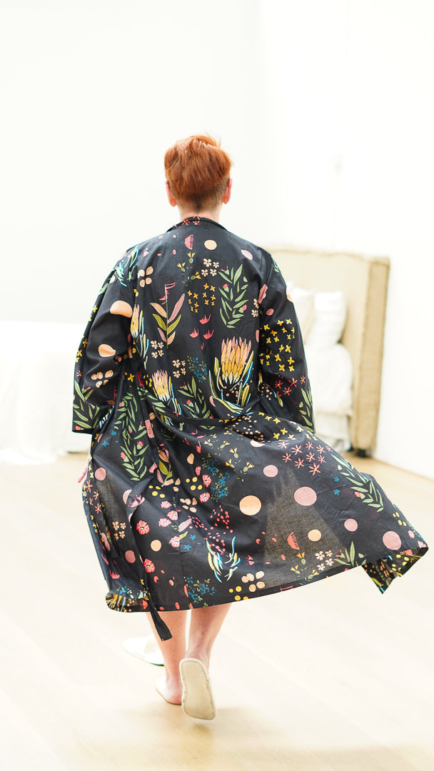 Protea Print Kimono Black