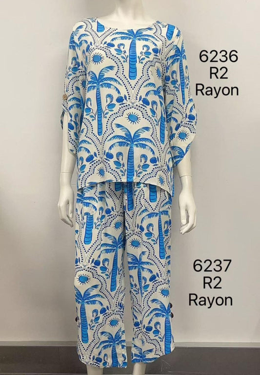 Printed 3/4 Relaxed-Sleeve Rayon Top