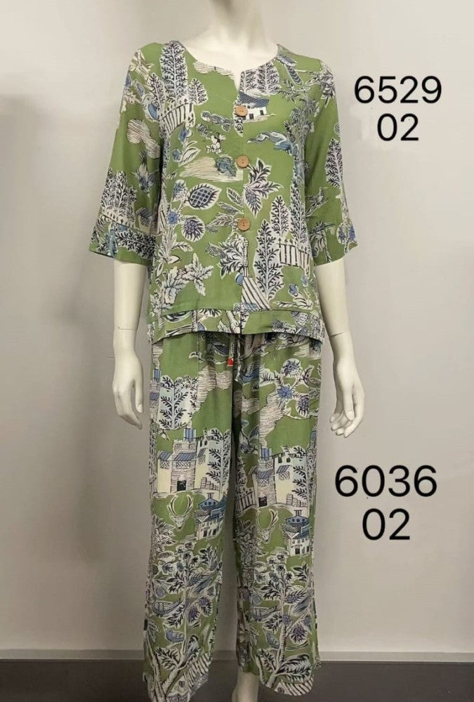 Quarter Sleeve Button Top