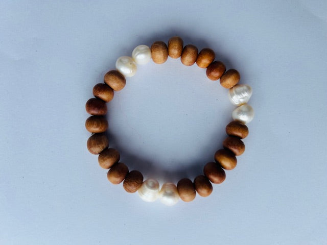 Pearl and Resin Beads Bracelet