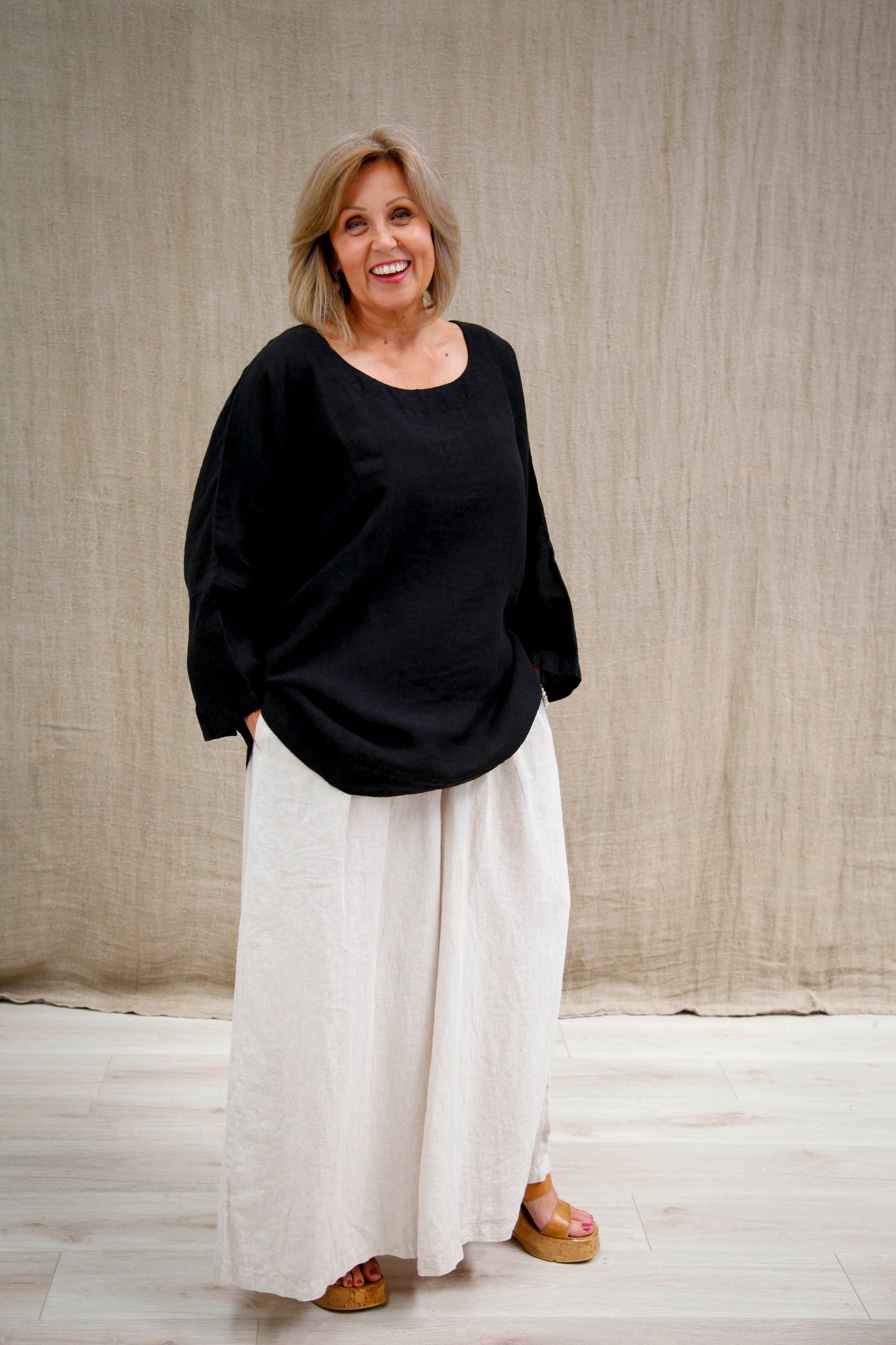 Lia Oversized Top With Sleeves Black