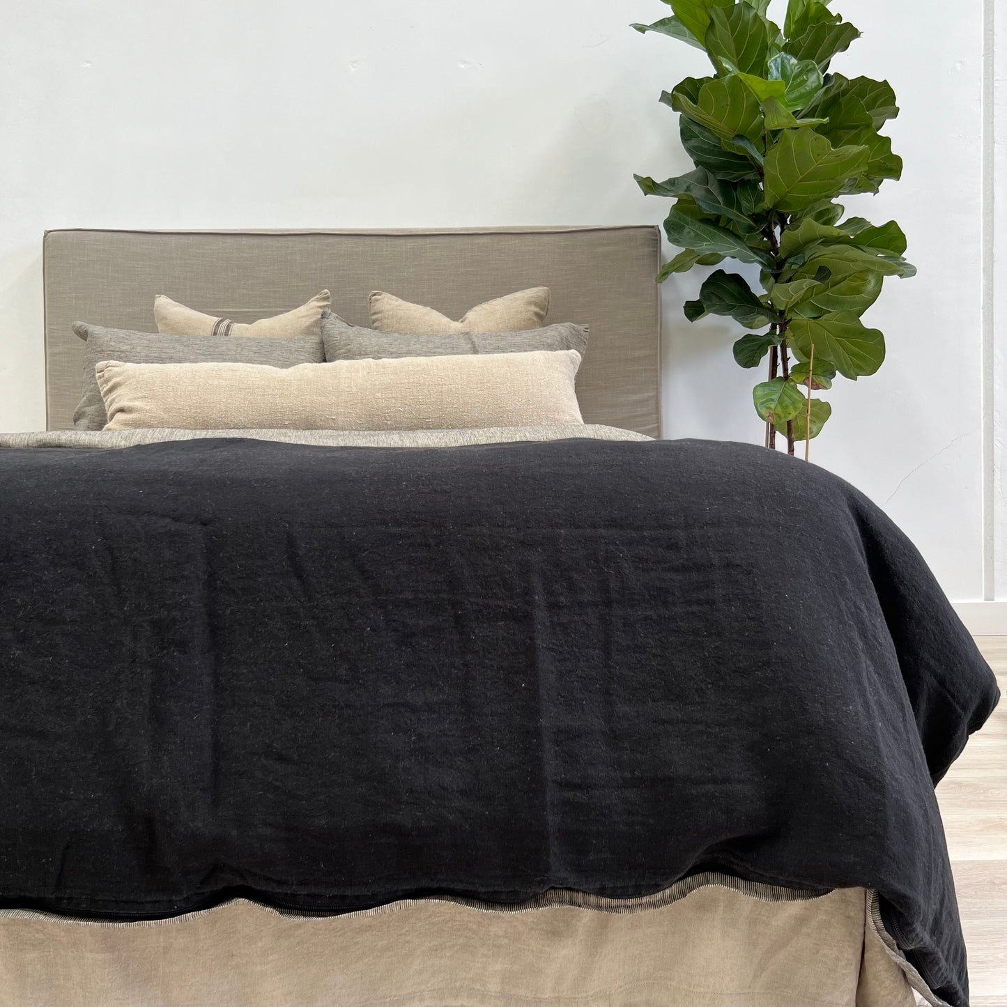 Noemi Reversible Quilt Cover Black Pinstripe