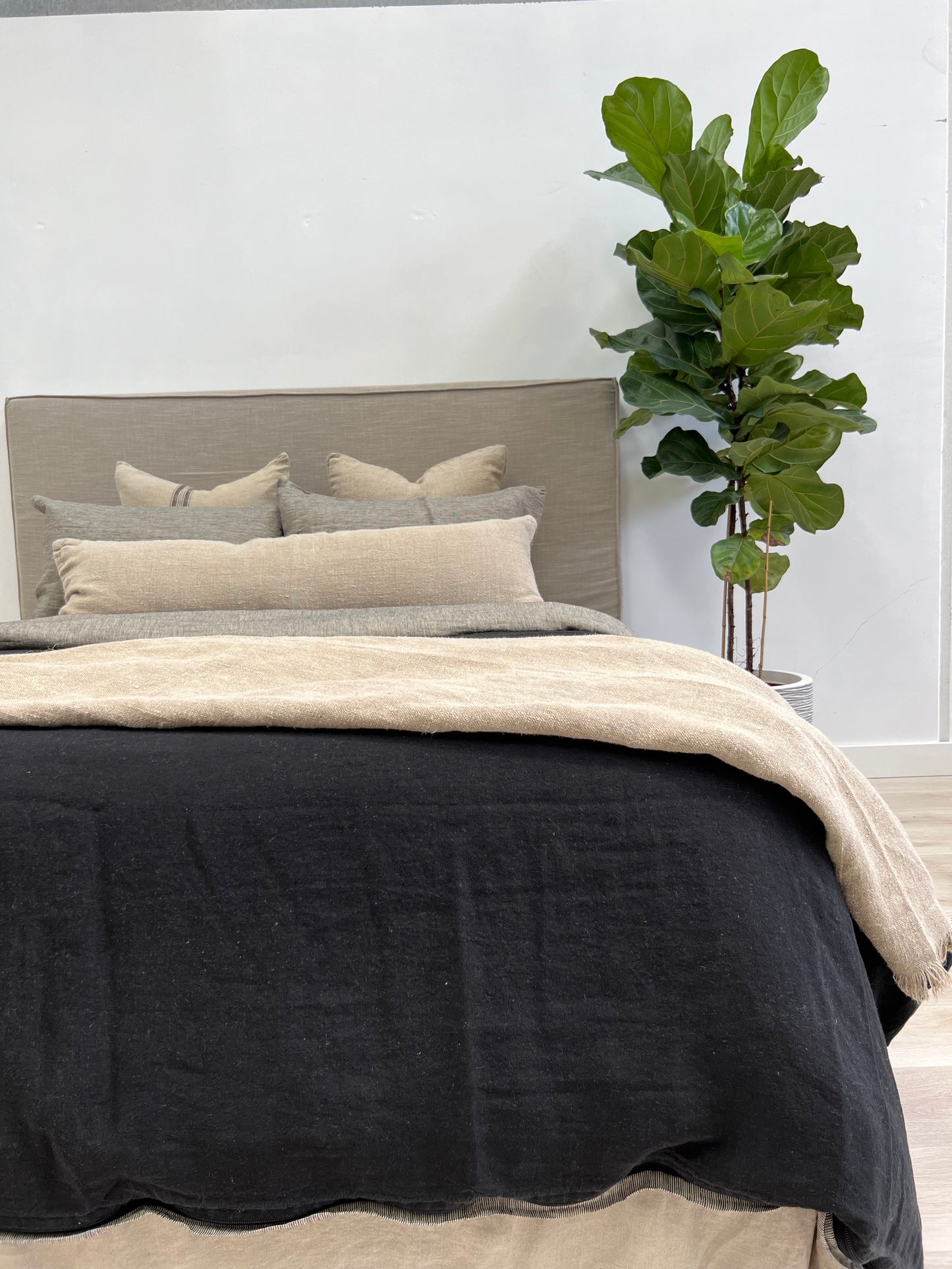 Noemi Reversible Quilt Cover Black Pinstripe