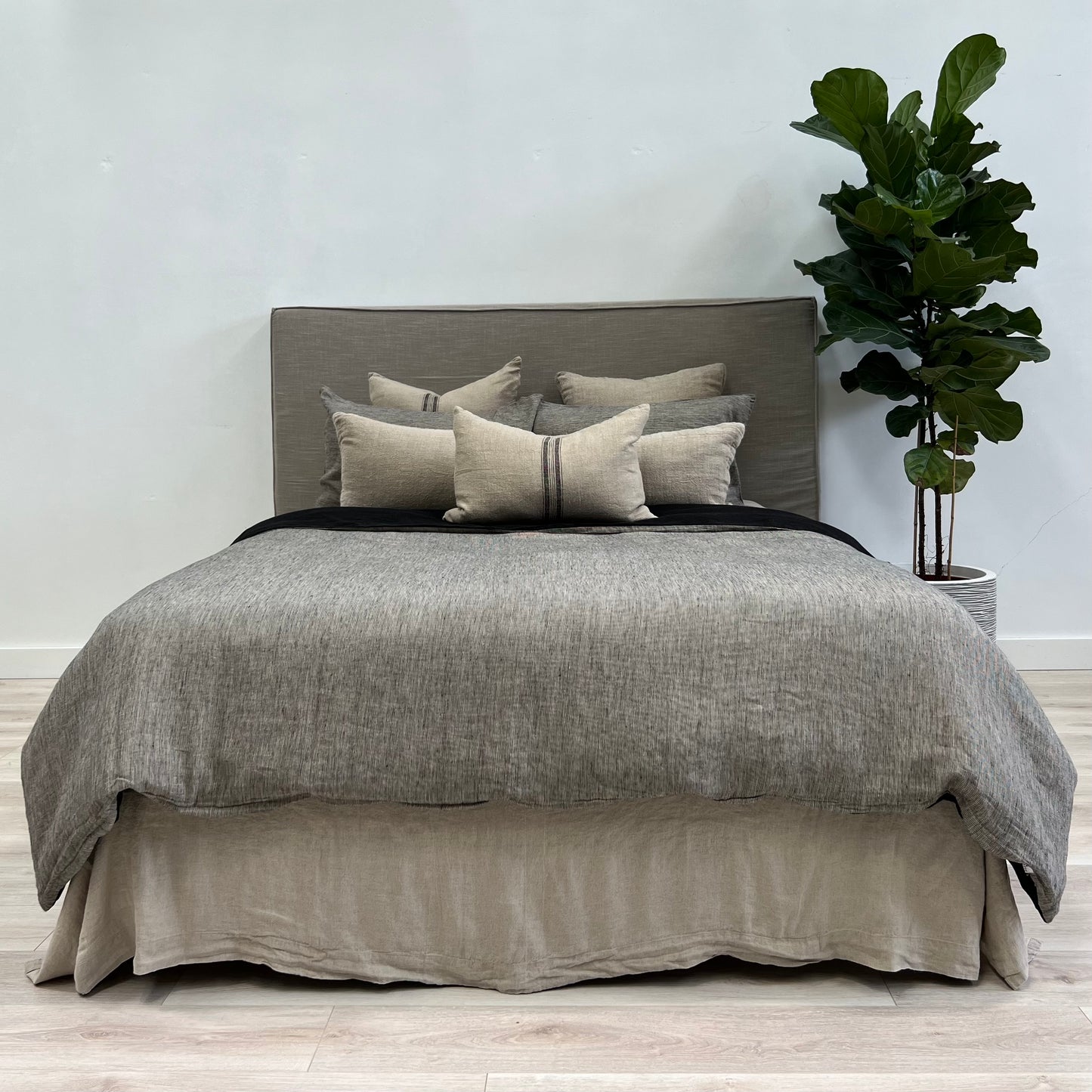 Noemi Reversible Quilt Cover Black Pinstripe