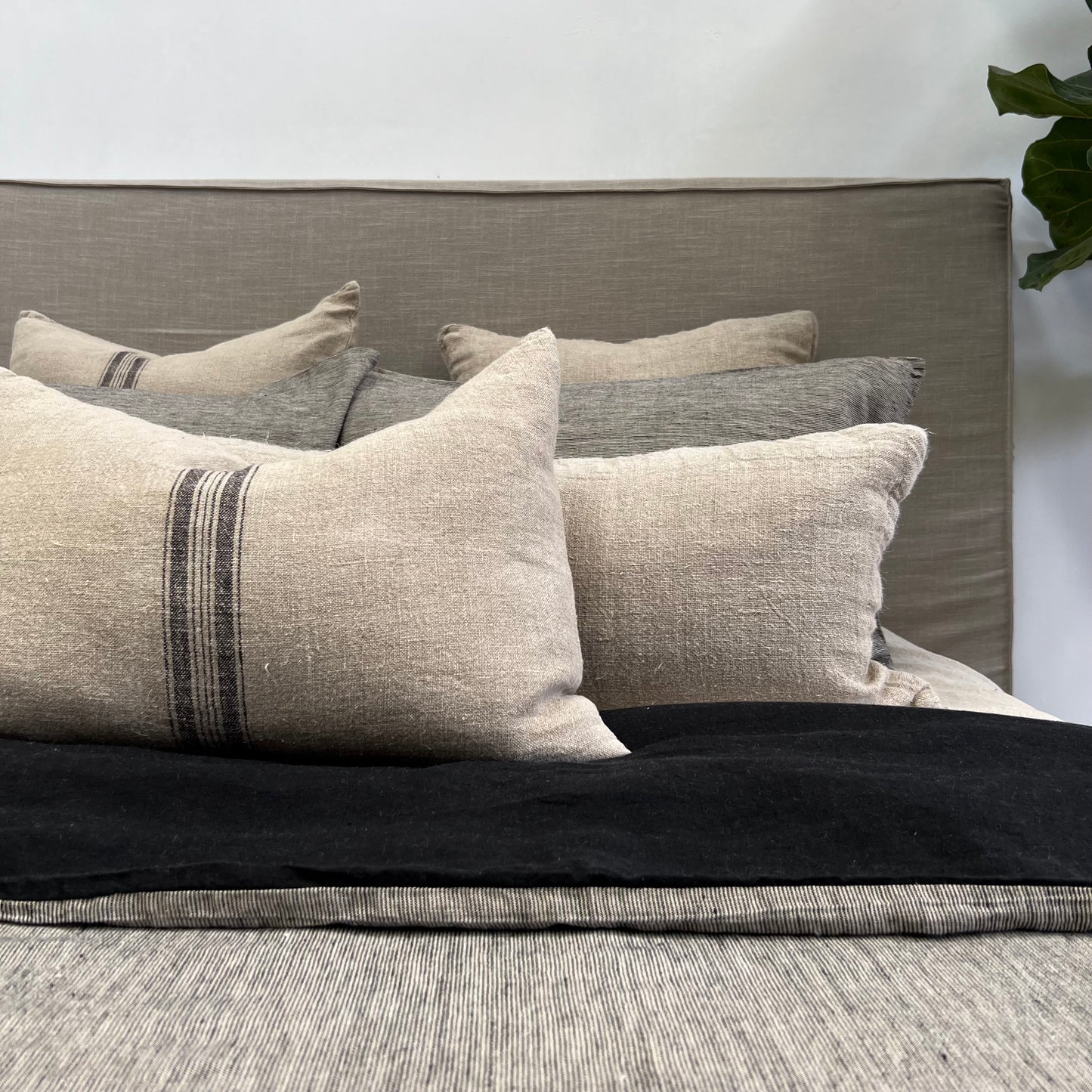 Noemi Reversible Quilt Cover Black Pinstripe
