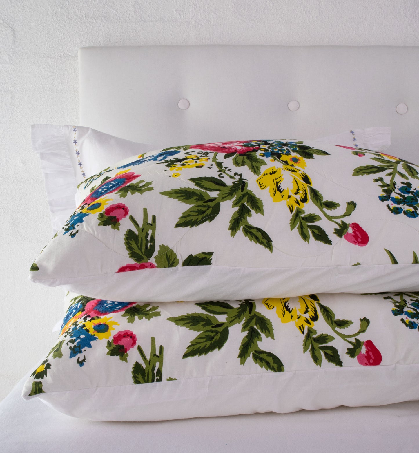Bloom White Quilt Set
