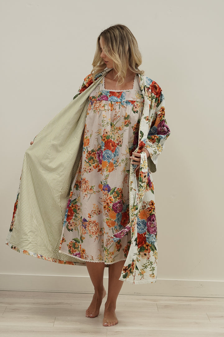 Camilla Bouquet White Velvet Robe