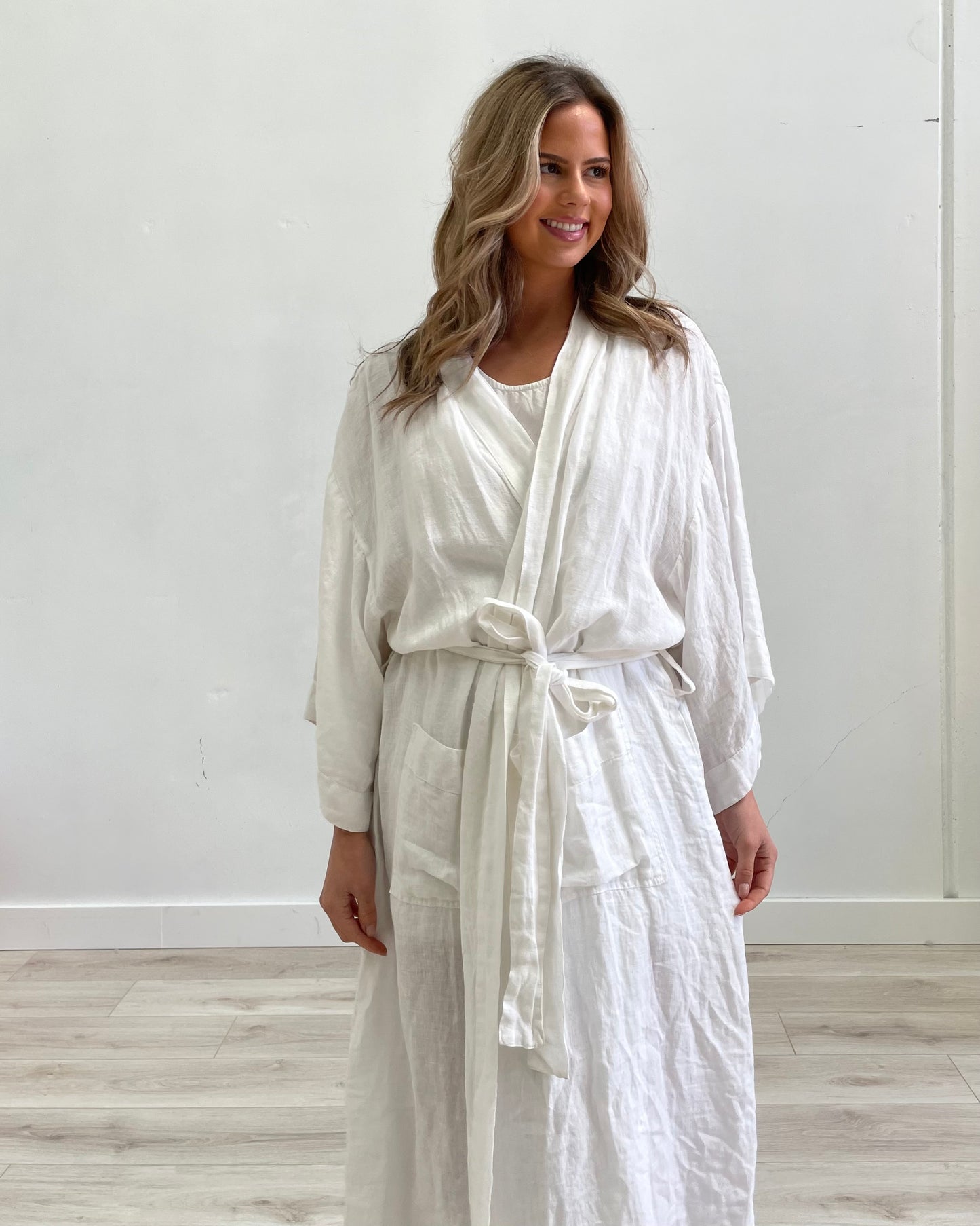 Alessa Robe Optic White