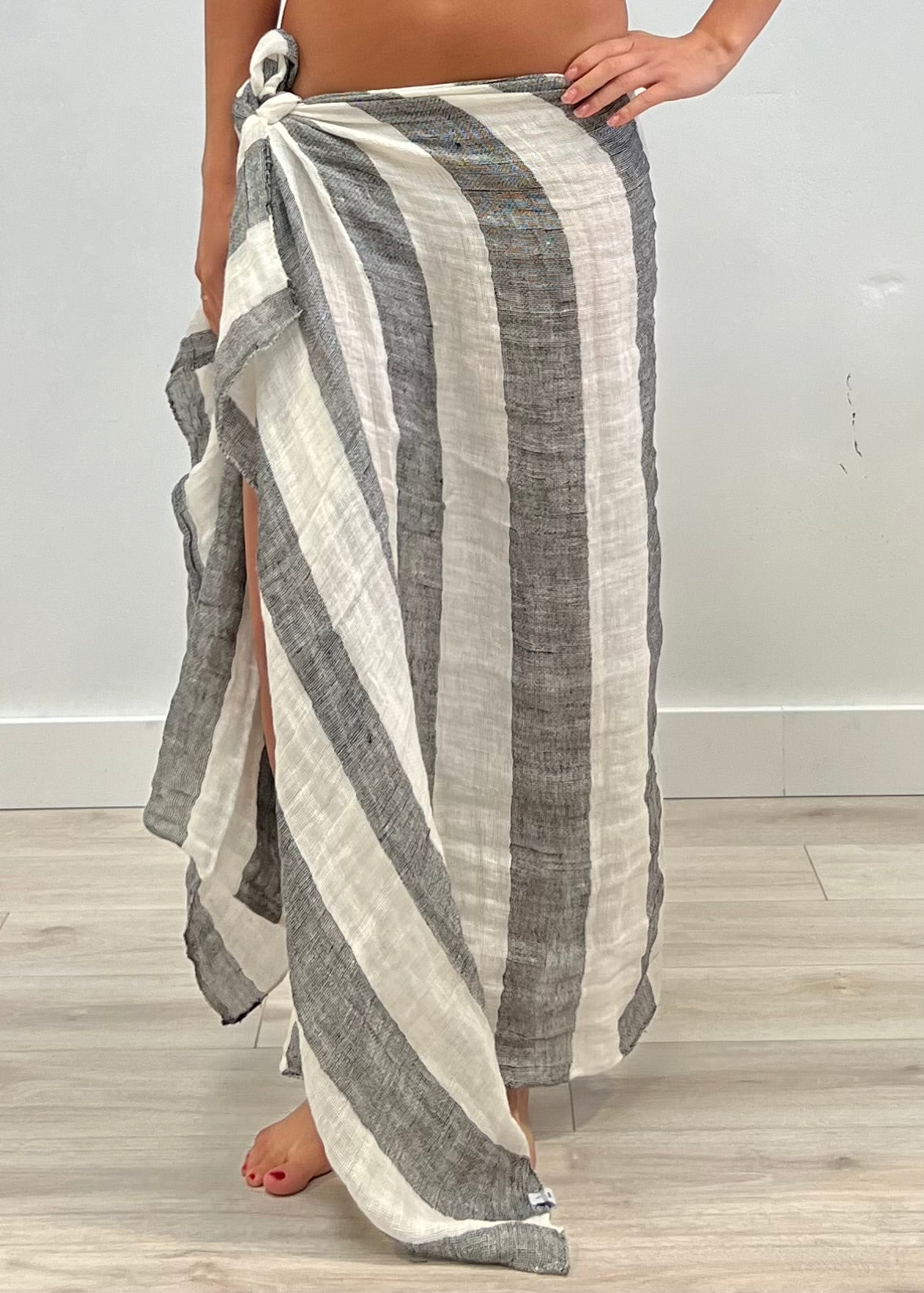 Skye Scarf/Sarong Black & White Stripe