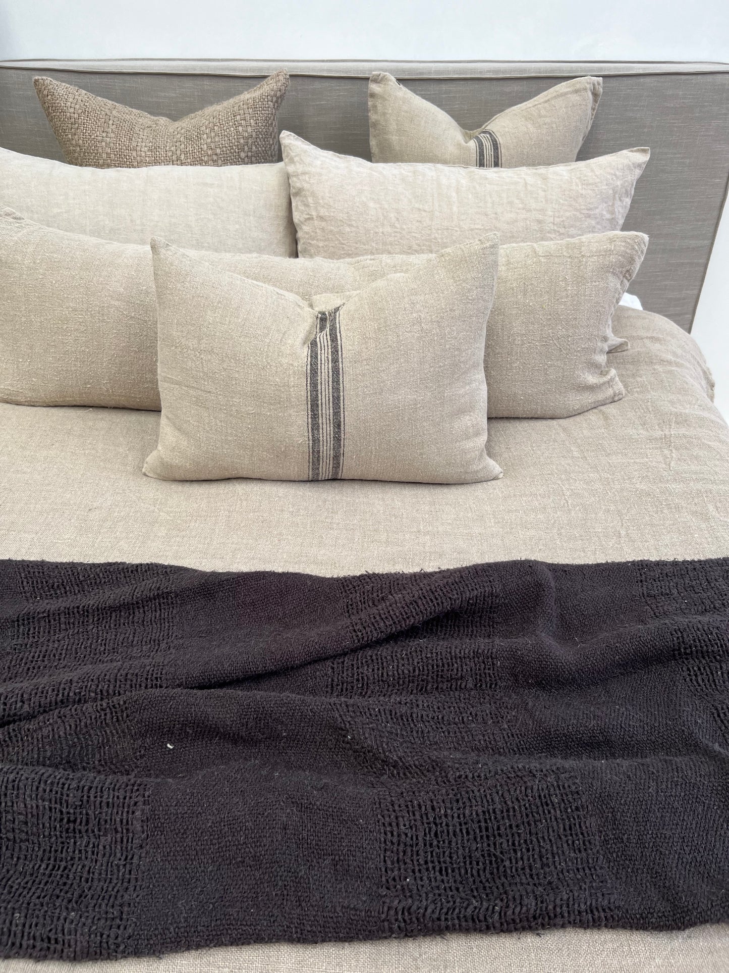 Clover Linen Throw Charcoal 130 X 190 Cm
