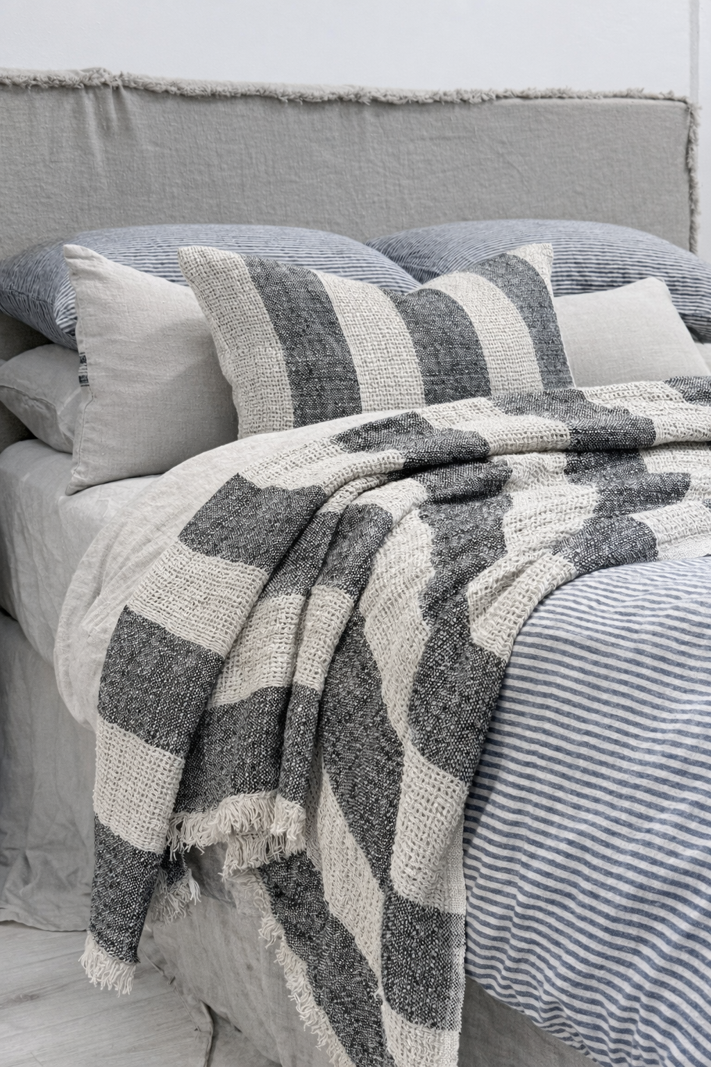 Loom Linen Throw Natural & Black 130 X 190 Cm