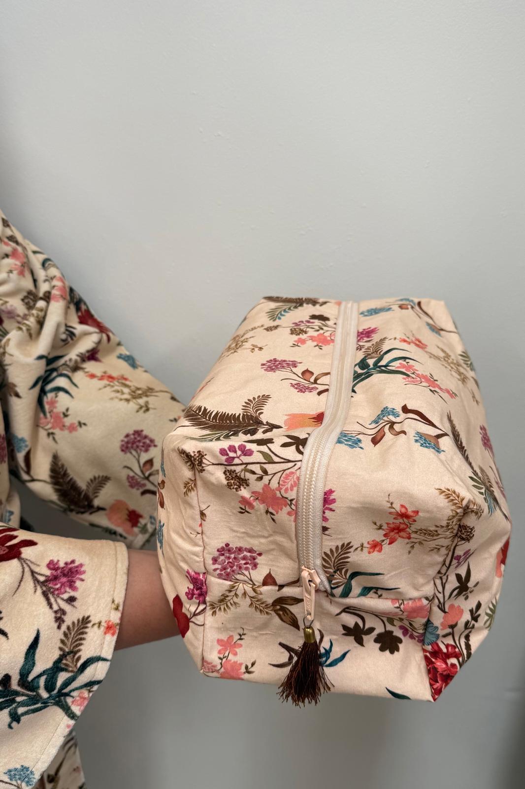 Wildflower Field Beige Toiletry Bag