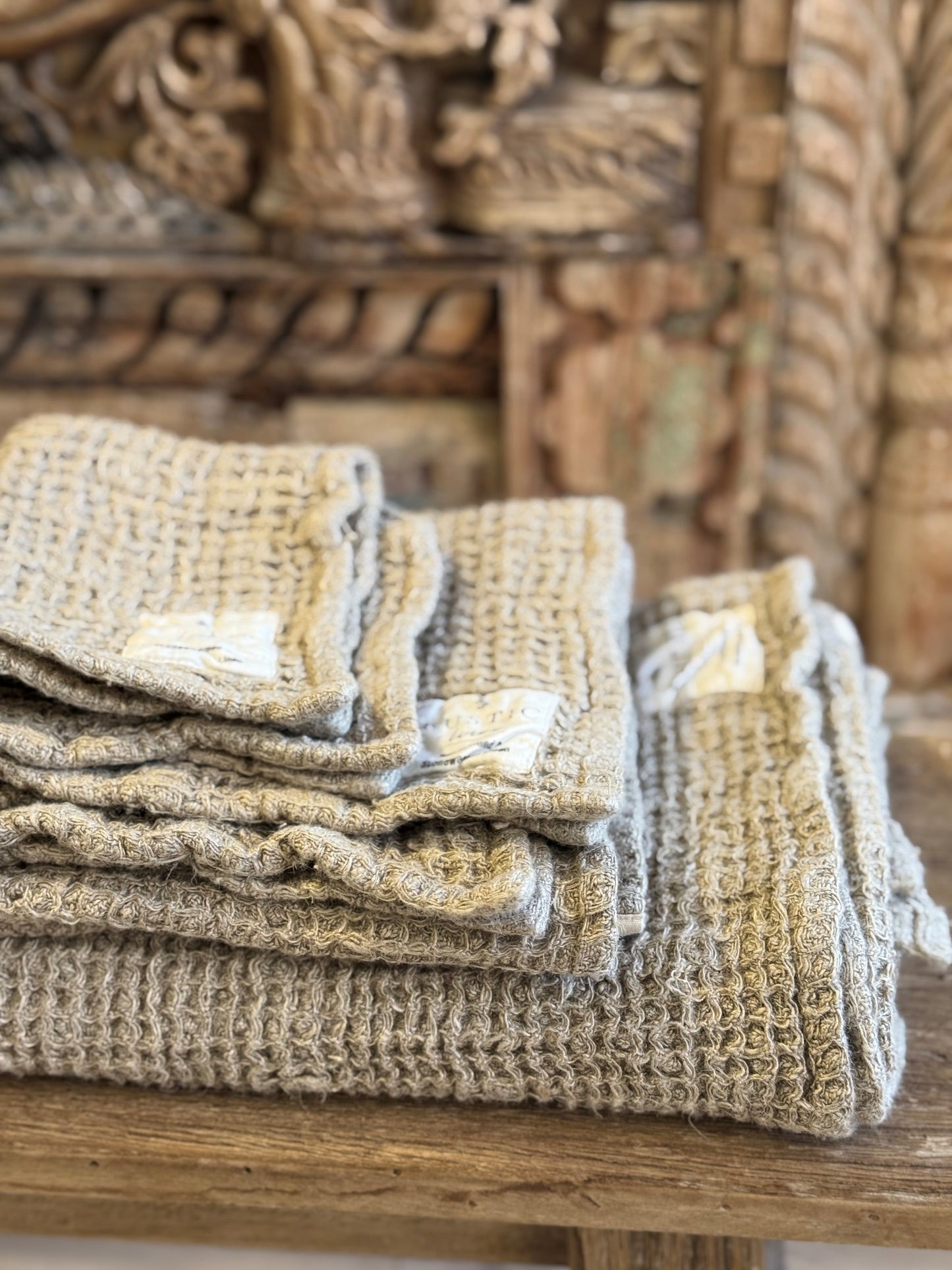 P/2 Enzo Waffle Wash Cloth With Hanging Loop