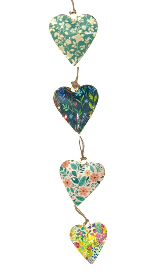 S/4 5cm hearts on a jute cord