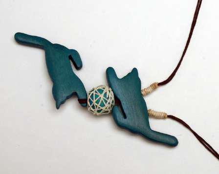 Fun Cat Playing Ball Necklace N6-5492