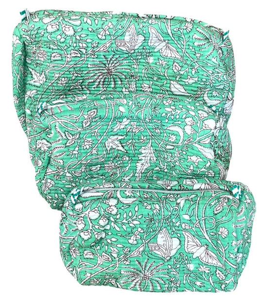 S/3 green/white pouches -small 18(w)x14(h)x6(d) / Med 22(w)x17(h0x8(d) / Large 25(w) x22(h)x11(d) cm