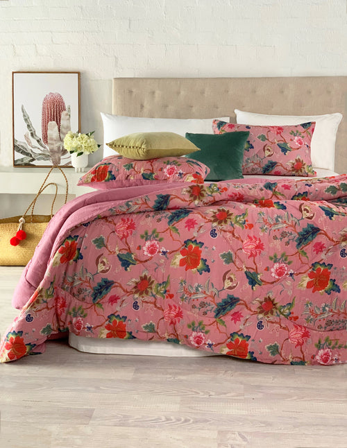 Arabella Hot Pink Quilt Set