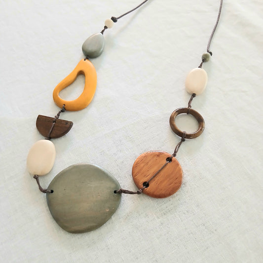 Blended Shapes Neutral Wooden Necklace N7-889ELW