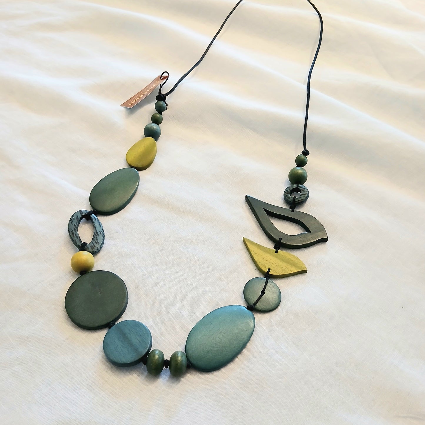 2 Birds Together on Oval Beads N6-1165