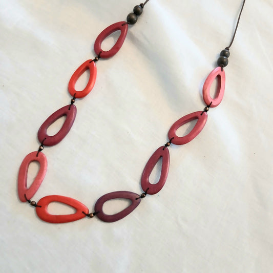 Tear-Drop Shaped Wooden Beaded Necklace N7-363