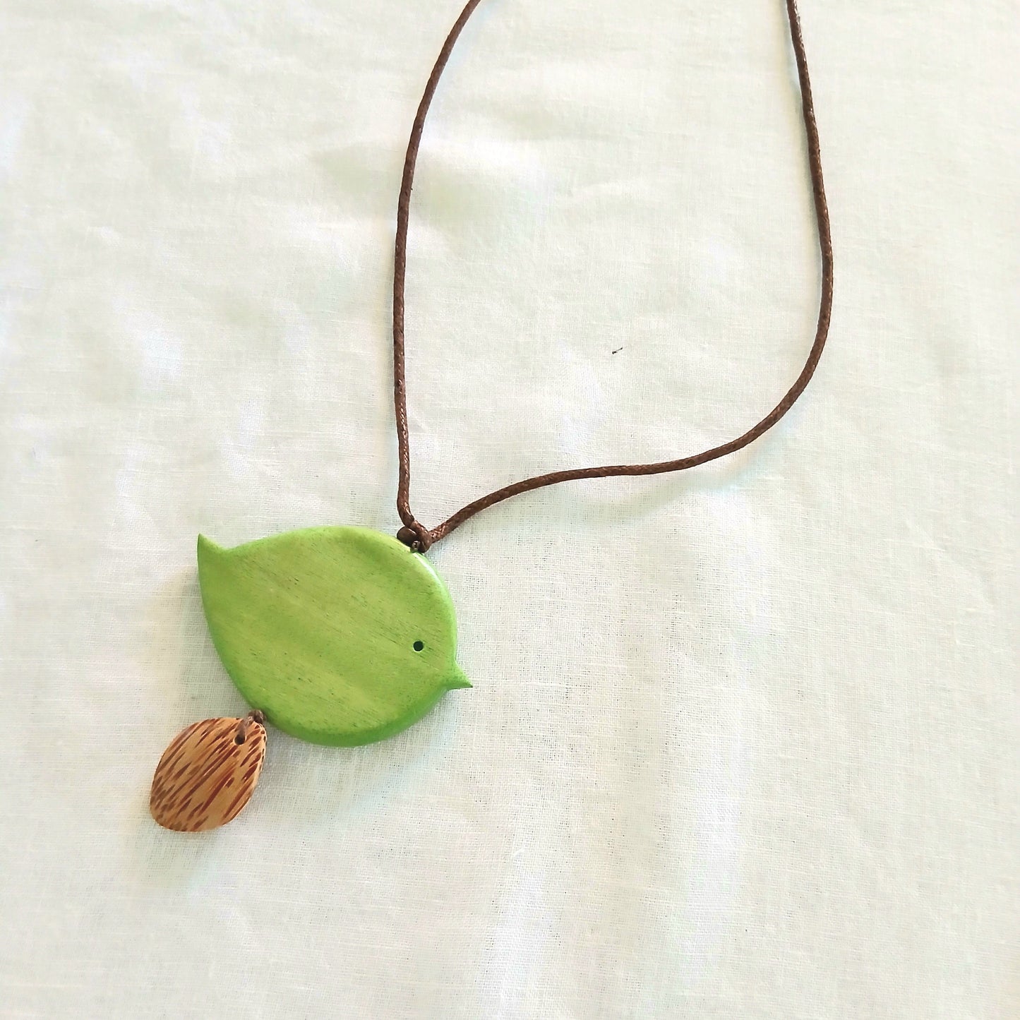 Round Little Birdie Necklace N7-815