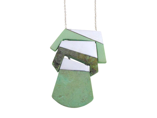 Grn Wood with Metal Pendant