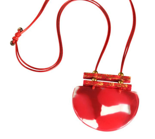 Red/white resin pendant necklace