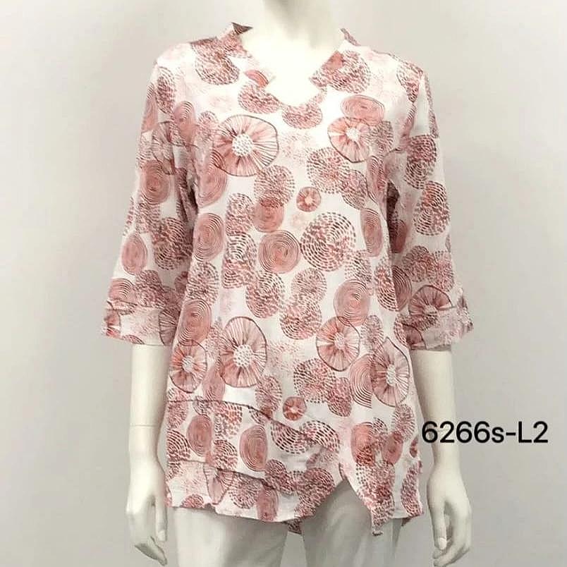 Diamond Neck Medium Sleeve Top