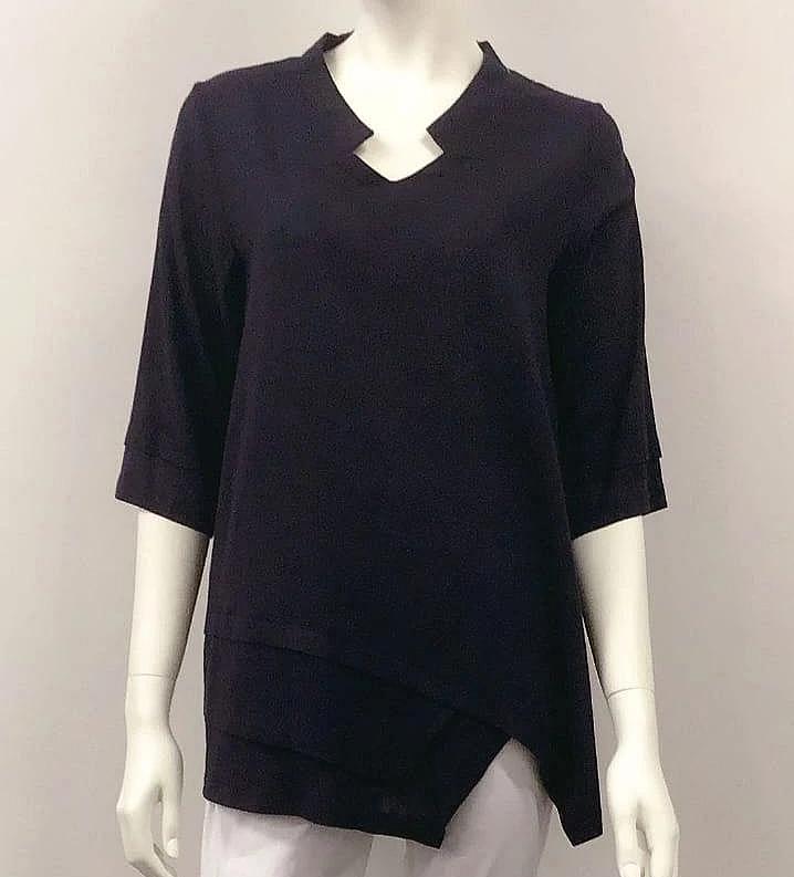 Diamond Neck Medium Sleeve Top