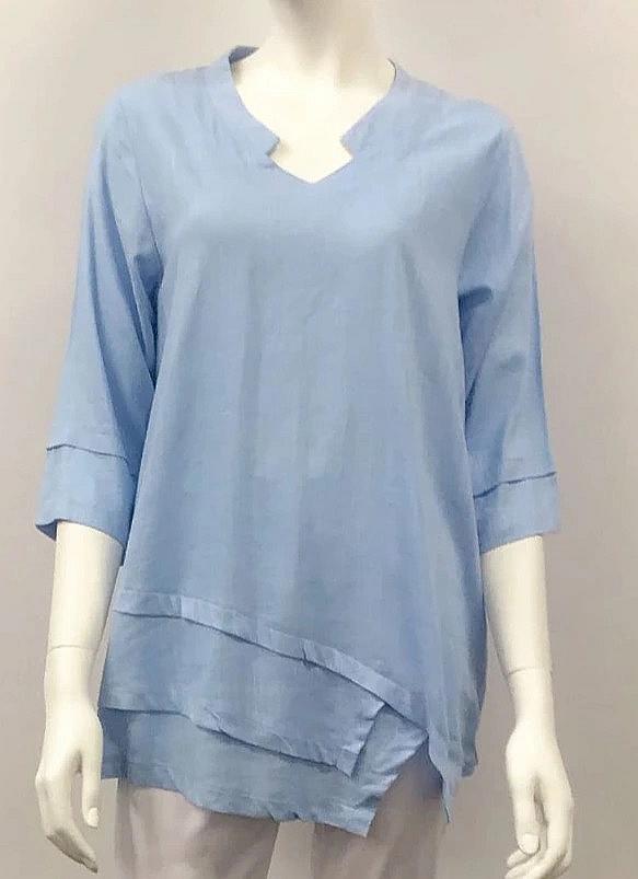 Diamond Neck Medium Sleeve Top